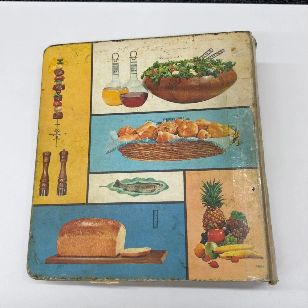 Betty Crocker's New Picture Cook Book 1961 First Edition 5-Ring Binder Vintage